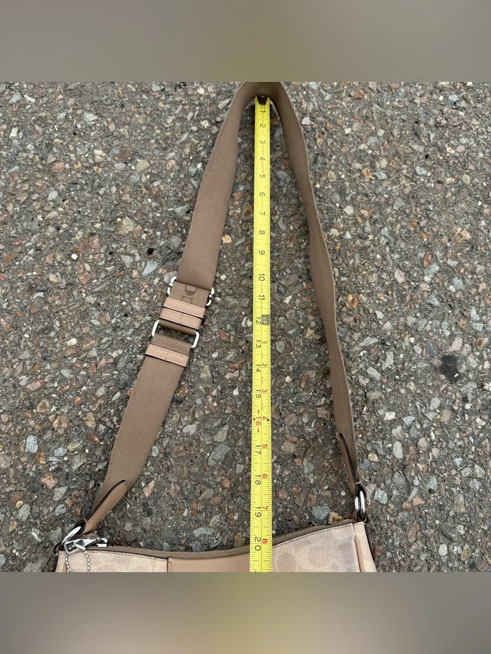 Coach Ellie Crossbody File Bag Shoulder Cream C Logo Strap Pockets Authentic